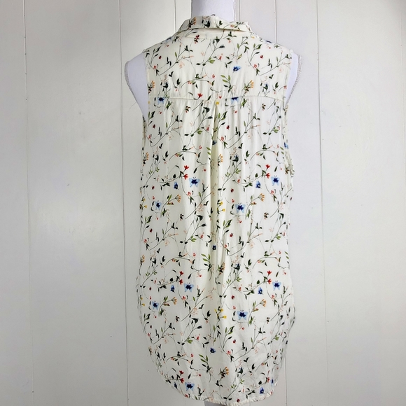 Just Living floral button front tank top size medium - Picture 4 of 10